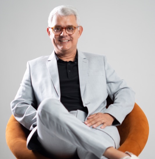 Dr. Raniere Sousa — Ortodontista especialista em casos complexos